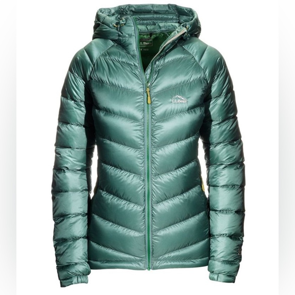L.L. Bean Ultralight 850 Down Jacket with Hood Size M